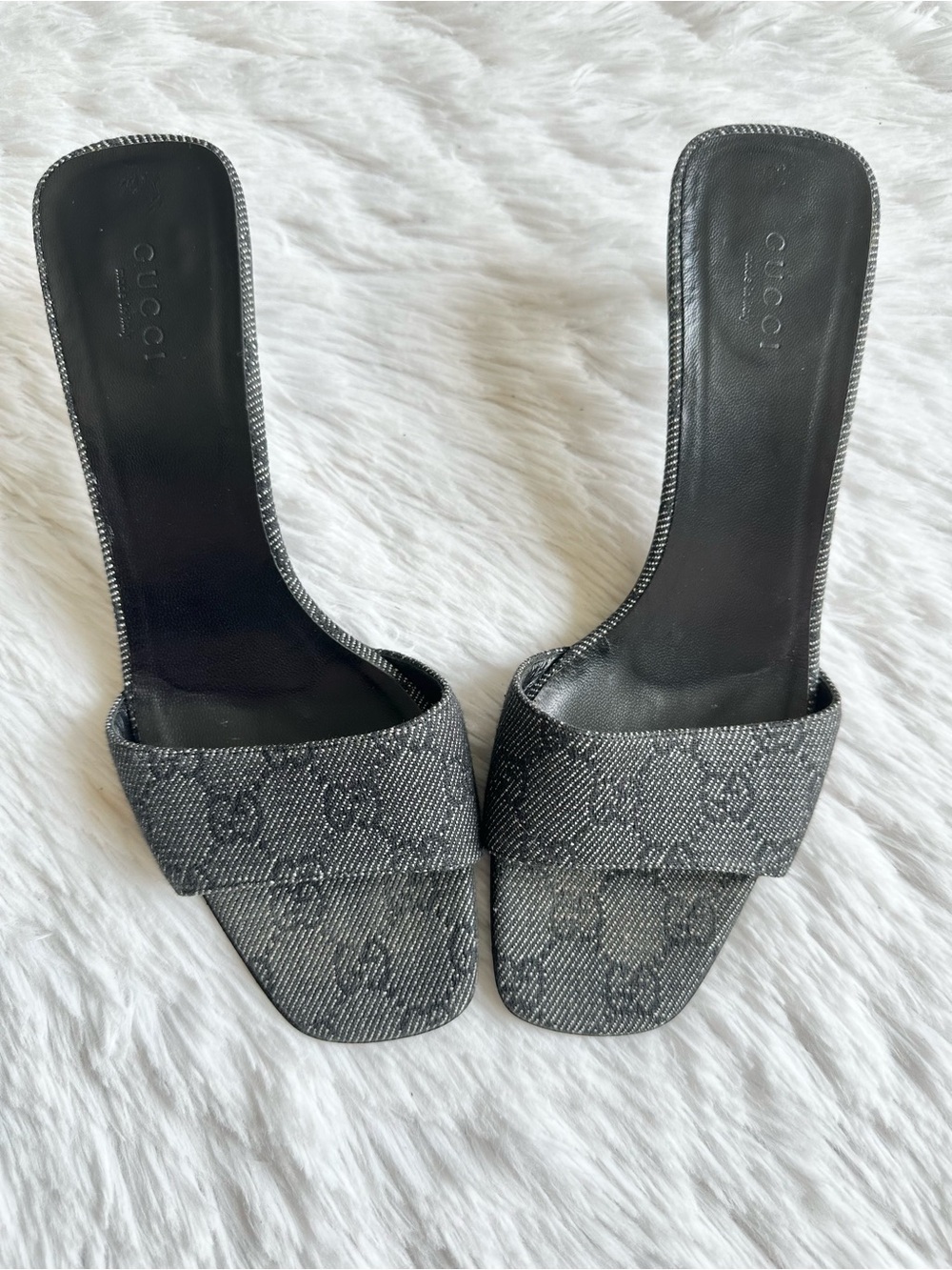 Vintage Gucci Tom Ford Monogram Kitten Heels - Picture 4 of 7
